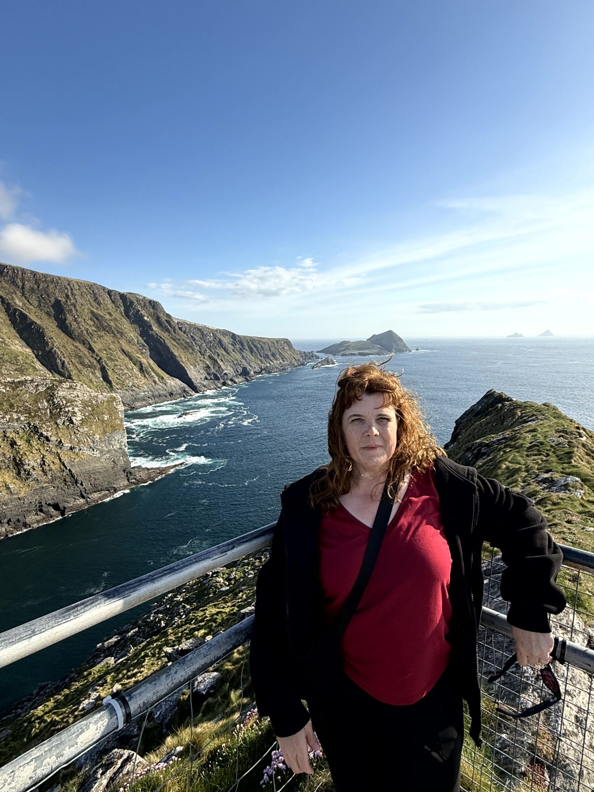 Kerry Cliffs, April 2026, clear and windy, about 45 minutes before closing